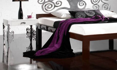 Mesita de diseño barroco para dormitorio